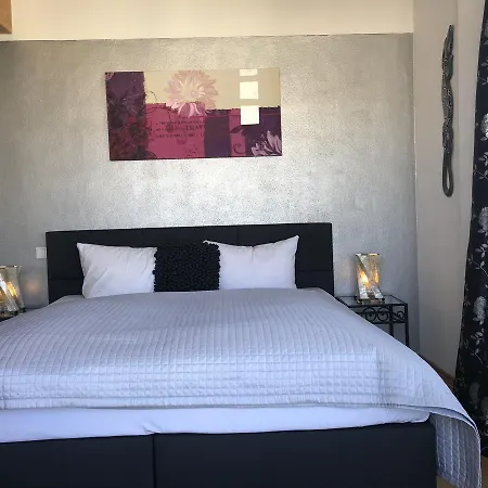 Sunny Aparthotel München